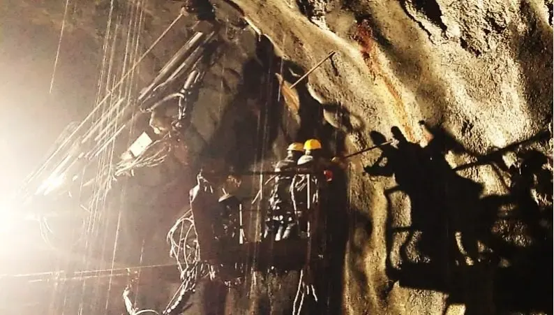 Parsik Tunnel rehabilitation: project photograph 2